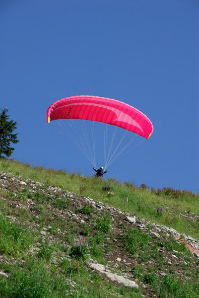 Grouse Mountain Fly-In. August 2006. Photographer:  Karla Wakefield  http://kwindels.smugmug.com/gallery/1780597