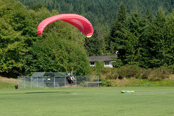 Grouse Mountain Fly-In. August 2006. Photographer:  Karla Wakefield  http://kwindels.smugmug.com/gallery/1780597